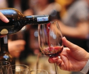 Rượu Vang Và Nghệ Thuật Thưởng Thức – Từ Ly Rượu Đến Phong Cách Sống