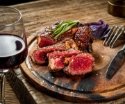 Vang Cho Những Buổi Tiệc BBQ: Kết Hợp Hoàn Hảo Với Món Nướng