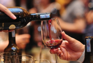 Rượu Vang Và Nghệ Thuật Thưởng Thức – Từ Ly Rượu Đến Phong Cách Sống