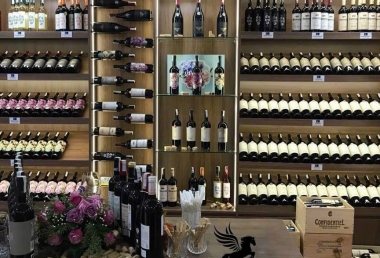 Tại sao rượu vang phải để nghiêng? Nguyên tắc khi bảo quản rượu vang